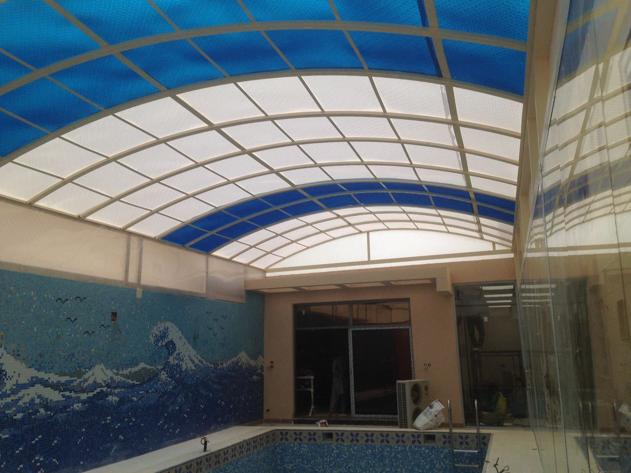 مظلة مسبح